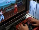 Hartos de las fiestas de sus vecinos hasta las 4 de la mañana, un padre y su hijo contraatacan con el Street Fighter II