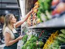Ni el baño ni el pomo de la puerta: un microbiólogo confirma que la superficie con más gérmenes que tocas a diario es el datáfono del supermercado