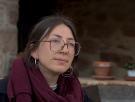 Vende su piso para vivir sola en un eremitorio del siglo XIII sin luz ni agua corriente: "No me siento valiente por estar aquí, estoy donde debo estar"