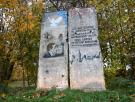 Steve tiene un pedazo del Muro de Berlín de 3,1 metros de altura en su jardín; ahora las autoridades le exigen que lo derribe