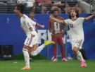 De suplentes a héroes en cinco minutos: Ferran Torres y Mikel Merino fabrican el gol que mete a España en cuartos del Mundial