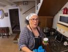 Tere vive sola en un pueblo abandonado de Asturias y cultiva y conserva toda su comida: "Esto no hay dinero que lo pague"