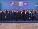 La foto de familia de la OTAN deja esta escena entre Pedro Sánchez y Donald Trump: ni hecho adrede sale así