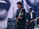 Bruno Mars sorprende al público cortando y comiendo jamón en pleno concierto: "Que le enseñen, por dios"