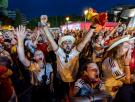 Un uruguayo sale a la calle media hora después del pase de España a la final del Mundial y flipa: "Quiero a gente alcoholizada, rompiendo algo"