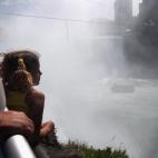 Procedente de una estirpe de equilibristas, Nik Wallenda cruzó ayer las cataratas más famosas del mundo suspendido en un cable.