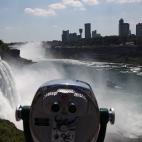 Procedente de una estirpe de equilibristas, Nik Wallenda cruzó ayer las cataratas más famosas del mundo suspendido en un cable.