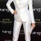 Camille Belle, muy femenina.