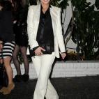 Elsa Pataky, combinada con camisa negra.