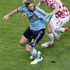 Torres trata de marcharse de un rival