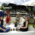 Tocados, sombreros, plumas y un exquisito mal gusto en general en las carreras de este año de Ascot.