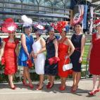 Tocados, sombreros, plumas y un exquisito mal gusto en general en las carreras de este año de Ascot.