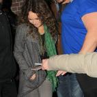 La pareja saliendo de cenar de un restaurante de Nueva York.