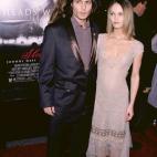 Johnny Depp y Vanessa Paradis en el estreno de Sleepy Hollow dirigida por Tim Burton.