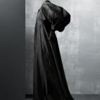 Abrigo de noche de tafetán de seda negra. 1935.