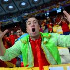 Un aficionado español antes del choque.