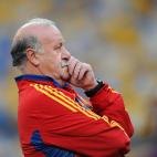 Del Bosque observa el calentamiento de sus jugadores