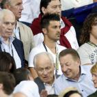 Aragonés, Puyol y Villa, protagonistas de la Eurocopa 2008, en la grada.