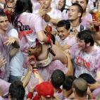 Una mujer, durante la celebración.