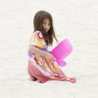 Acaba de cumplir seis años. Sus padres le pusieron un nombre que significa 'princesa'. No le gustan los fotógrafos y es un icono de la moda infantil. Incluso ha vestido ya tacones. Entre sus pasiones, los peluches.