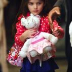 Acaba de cumplir seis años. Sus padres le pusieron un nombre que significa 'princesa'. No le gustan los fotógrafos y es un icono de la moda infantil. Incluso ha vestido ya tacones. Entre sus pasiones, los peluches.