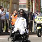 Este joven de 16 años, Isaac Harvey, ha contado con todo el apoyo de su escuela para convertirse en portador de la antorcha olímpica.