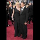 Unas imágenes en las que el actor supuestamente besa a una mujer que no es su esposa (Melanie Griffith) en Cancún han motivado que este mes se hable de un posible divorcio de la pareja. El actor ha desmentido la crisis: "Se han publicado mucha...