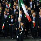 5c8b1ce2250000e203ca1226