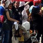 Activistas anti nucleares durante una protesta en el Parque de la Paz de Hiroshima, un homenaje a las víctimas de la explosión nuclear.