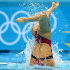 A ritmo de 'La Cumparsita' de Piazzolla, que les había dado ya el bronce en Shanghai, las sirenas españolas iban a por todas y sabían que hoy debían dejarse la piel en la piscina para convencer a los jueces de que se merecían revalidar la p...