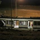 Dos hombres han muerto hoy y otras dos personas (una mujer y un niño) han resultado heridas leves al chocar un tren de Metrosur con la topera (tope de la vía) en el depósito de Loranca, en el término madrileño de Fuenlabrada, según ha info...