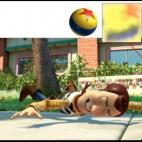 Seguramente uno de los guiños más reconocibles es esta pelota amarilla decorada con una línea azul y una estrella roja. Se la conoce como la pelota de Luxo porque originalmente apareció en el cortometraje Luxo Jr. Ha aparecido en más de 11 ...