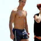 Irina y Cristiano Ronaldo, en compañía del hijo de éste, y otros amigos y familiares, están disfrutando del mar en sus vacaciones.