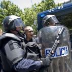 5c8b65d7240000f7054d60a7