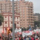 CarmenMGG:Nos quedamos colapsados al empezar la manifestación y no se avanzaba ... despues de 30 minutos de "espera" callejeamos ... ¡¡impresionante!!