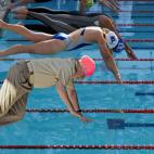 Campeonato de natación, esta vez con gorrito rosa.