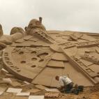 Shrek se asoma al fondo de la imagen, en el festival de Zeebrugge (Bélgica), donde se presentan algunas de las esculturas más grandes del mundo.