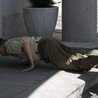 El Rey, justo en el momento de caerse.