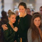 El llanto fue constante durante las misas en recuerdo de las víctimas.