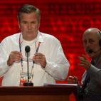El exgobernador de Florida Jeb Bush participa en el acto