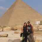 Las primeras navidades fuera de casa las pasaron en Egipto, rodeados de pirámides y con una visita muy especial: su familia. "La familia llegó cargada con regalos y provisiones, como alguna "delicatesen" española (embutidos), botas nuevas, y ...