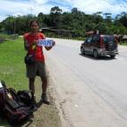 En junio de 2010 llegaban a Brunei. "No fue nada fácil, tardamos más de 8 horas en seis coches y una lancha", cuenta la pareja en su blog ¿Dónde andan estos?