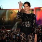 5c8b6a24200000430470b39f