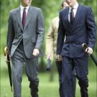 En un acto en 2007, junto a su hermano.