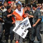 En el día de la sentencia el tribunal quedó rodeado por decenas de personas. Varias han sido detenidas. | Afp
