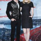 Aún en Alemania, posando para los fotógrafos de negro.