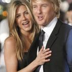 Junto al actor Owen Wilson, durante la presentación del filme 'Marley y yo' (2008)
