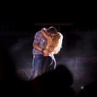 5c8a7a7a2400000a05a320b5