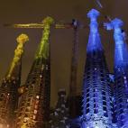 El templo, con las grúas de las obras para terminar su construcción