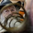 5c8b5e1b240000f404a4888b